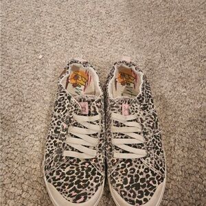 Blowfish Malibu Superfoam Leopard Print Sneakers with Pink Details